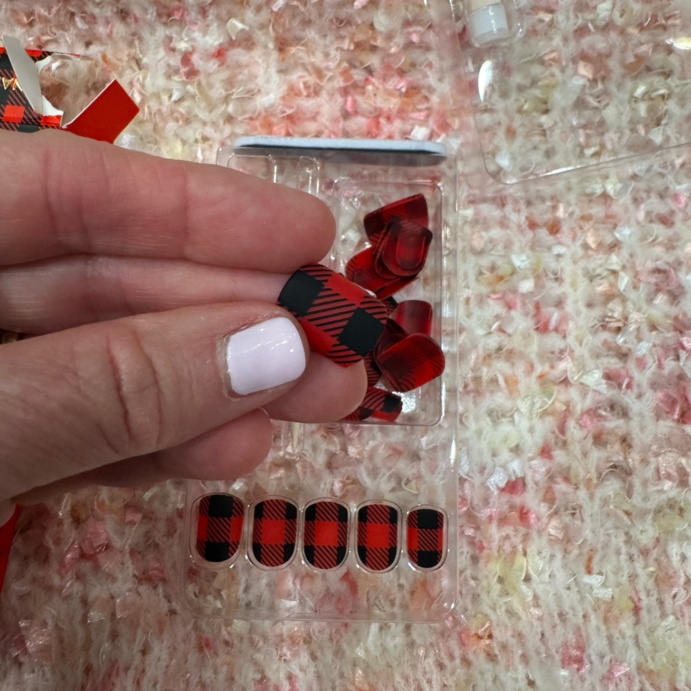 Red Aspen Nail Dashes – “Nana’s Nightgown” | Short Square Press-On Nails - Picture 4 of 8
